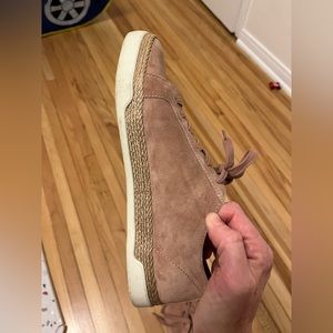 Vince pink suede shoe with braided accent